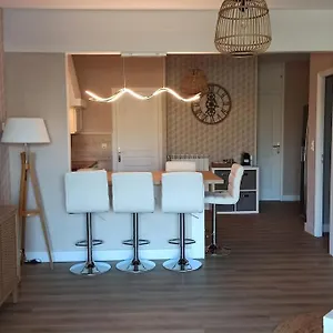  Hébergement de vacances Maison Au Coeur D'un Village Classé France