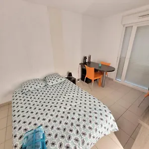  Appartement Calme Face à L’hôpital Nord. France