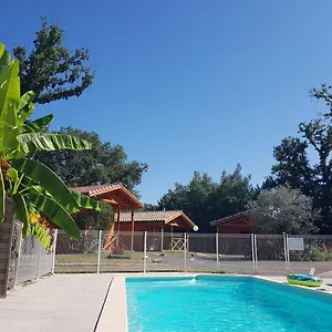  Hébergement de vacances Les Des Palombes France